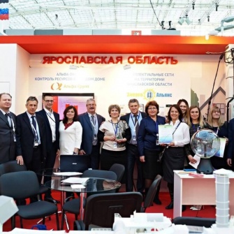 23-25 ноября 2016 года в рамках выставки V Юбилейного международного форума по энергоэффективности и развитию энергетики ENES-2016, который проходил в городе Москве, Правительство Ярославской области и Акционерное общество «Ярославская электросетевая компания» (далее – АО «ЯрЭСК») представили совместный проект по консолидации и восстановлению электрических сетей садовых товариществ региона. Опыт ярославских энергетиков вызвал оживленный интерес участников мероприятия, особенно представителей Курской области, Республики Хакасия, Санкт-Петербурга, Татарстана, высших учебных заведений города Москвы и др.