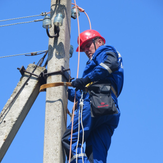 По итогам работы за 7 месяцев 2025 года АО «ЯрЭСК» - 100-процентное дочернее предприятие ПАО «Россети Центр» своевременно выполнило свои обязательства по 262 договорам технологического присоединения и 219 договорам дополнительного сервиса.