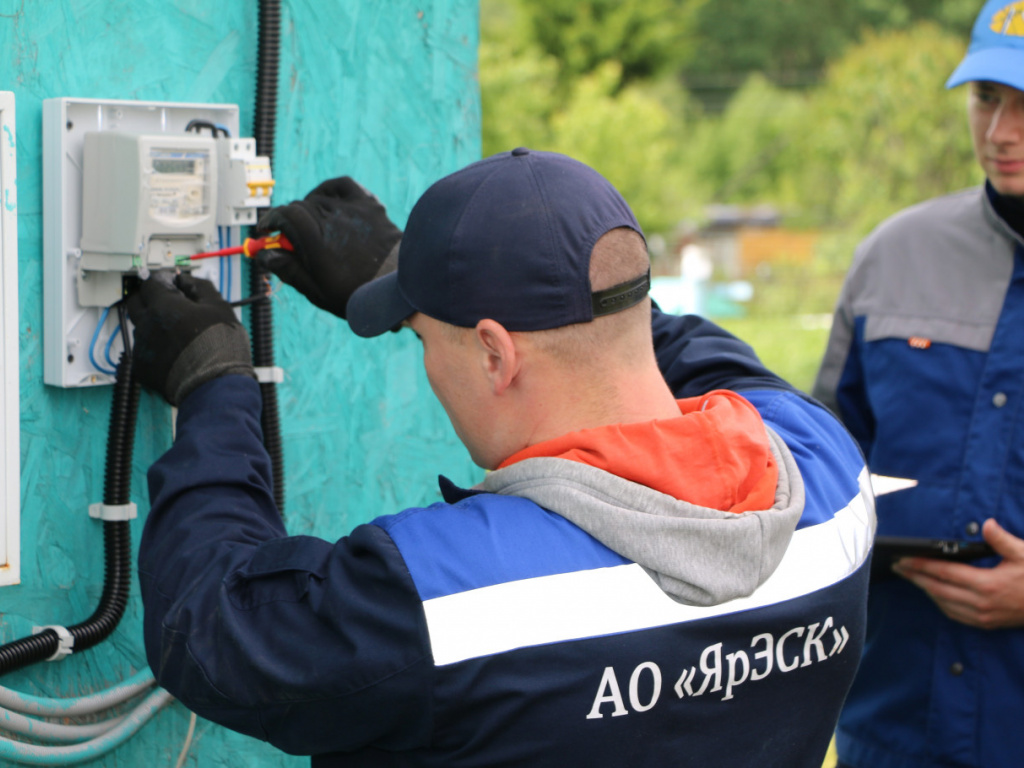 АО «Ярославская электросетевая компания» - 100-процентное предприятие ПАО «Россети Центр» завершило установку «умных» приборов учета электроэнергии в шести садоводческих товариществах Ярославской области: СНТ «Звездочка», СНТ «Энтузиаст», СНТ «Полет», СНТ «Борки», СНТ «Станкостроитель», СНТ «Солнечный». В общей сложности современными счетчиками были оборудованы 594 садоводческих участка. До конца текущего года АО «ЯрЭСК» планирует установить 363 интеллектуальных прибора учета в трех садоводствах Ярославской области: СНТ «Проектировщик», СНТ «Холод», СНТ «Мичуринец».