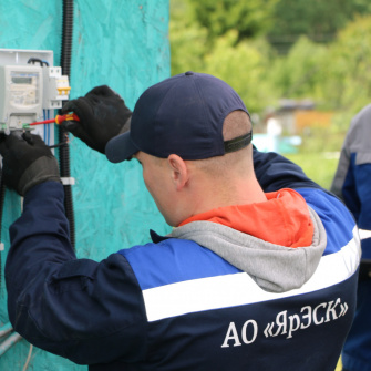 АО «Ярославская электросетевая компания» - 100-процентное предприятие ПАО «Россети Центр» завершило установку «умных» приборов учета электроэнергии в шести садоводческих товариществах Ярославской области: СНТ «Звездочка», СНТ «Энтузиаст», СНТ «Полет», СНТ «Борки», СНТ «Станкостроитель», СНТ «Солнечный». В общей сложности современными счетчиками были оборудованы 594 садоводческих участка. До конца текущего года АО «ЯрЭСК» планирует установить 363 интеллектуальных прибора учета в трех садоводствах Ярославской области: СНТ «Проектировщик», СНТ «Холод», СНТ «Мичуринец».